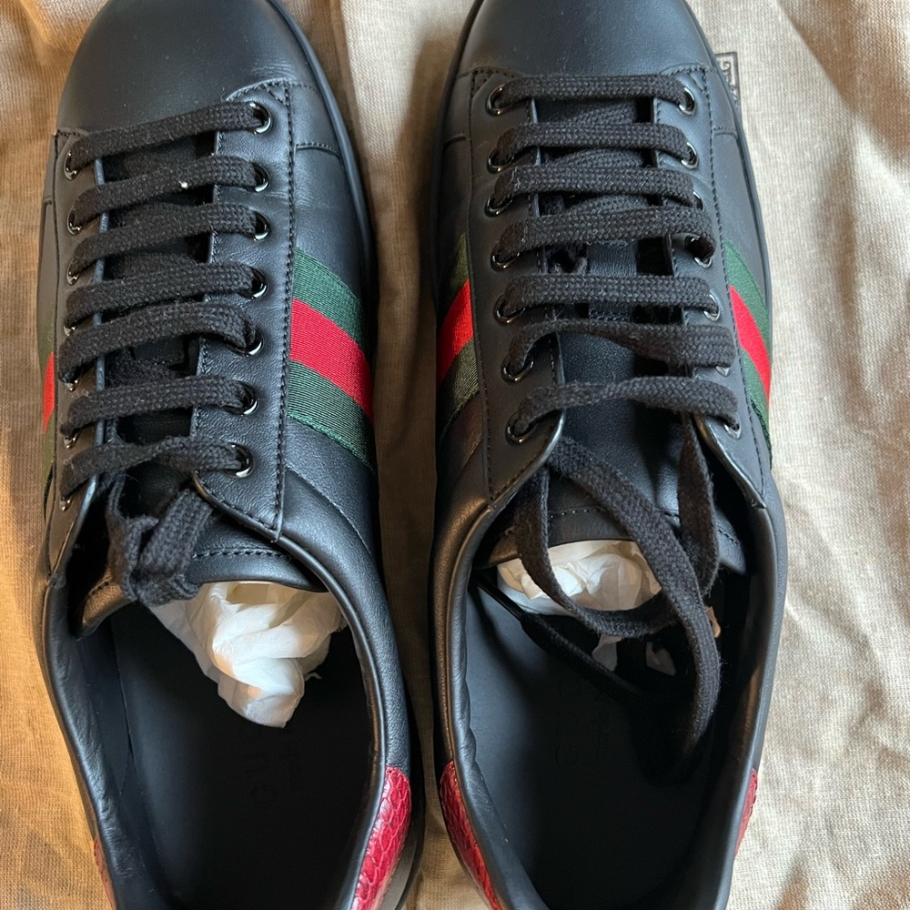 New Gucci sneakers Never worn. - Picture 9 of 9
